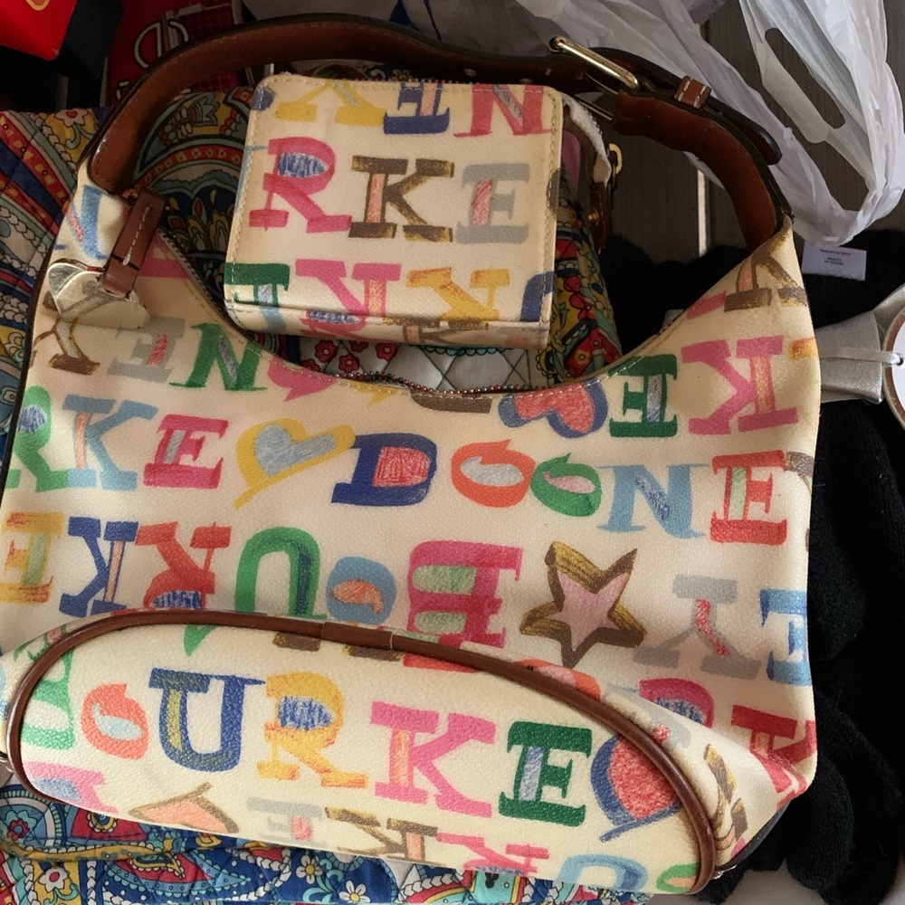 Small Dooney and Bourke purse w/ wallet